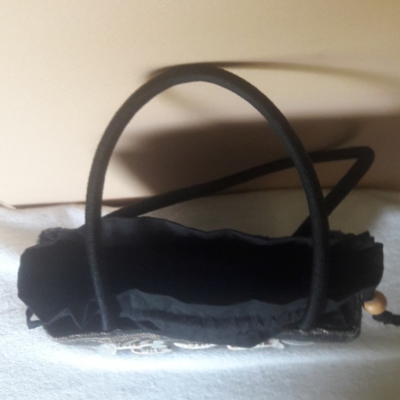 Handbag Decorated With Shells - Picture 7 of 7